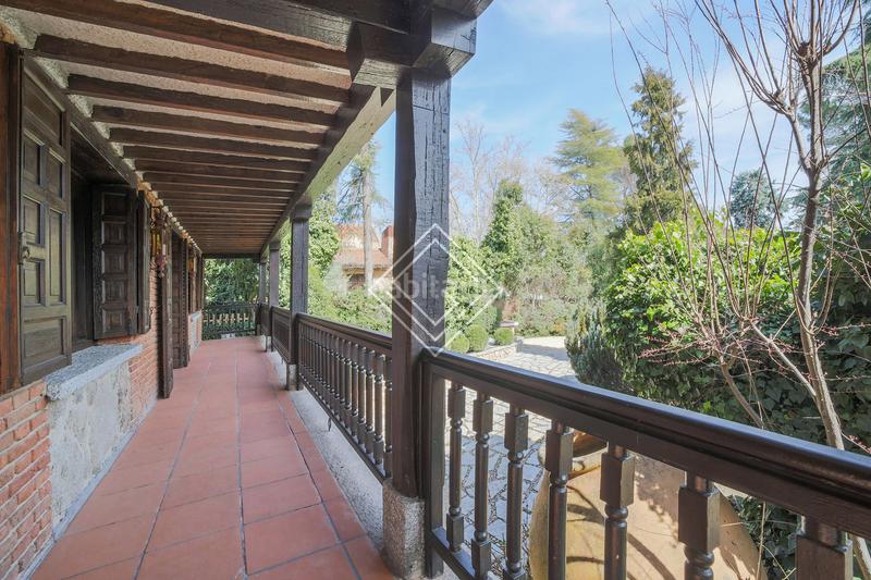 Foto 13af969f-e333-4000-8ba9-f41fa4331e1d. Affitto chalet con camino riscaldamento parcheggio piscina in Madrid