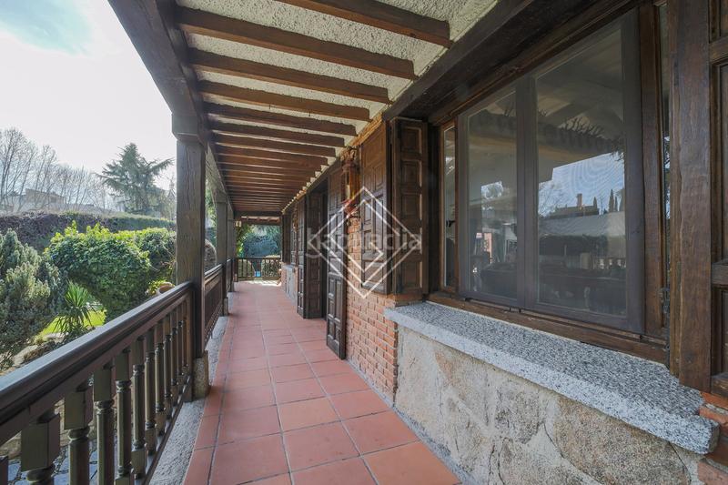 Foto 65576c4c-0a90-49bf-82b6-b86cb21308de. Affitto chalet con camino riscaldamento parcheggio piscina in Madrid