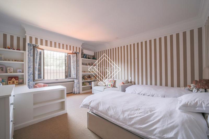 Foto 88fa9b86-bbfa-4cec-b563-74dd34968408. Affitto chalet con camino riscaldamento parcheggio piscina in Madrid