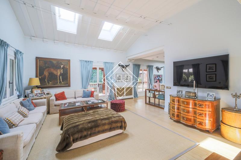 Foto 8dee71ea-d469-4936-947e-fe200220afe2. Affitto chalet con camino riscaldamento parcheggio piscina in Madrid