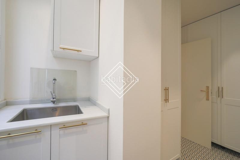 Foto ce0b4778-3509-44e5-8f2c-3f23270435d1. Affitto appartamento in calle de espalter 6 in Jerónimos Madrid
