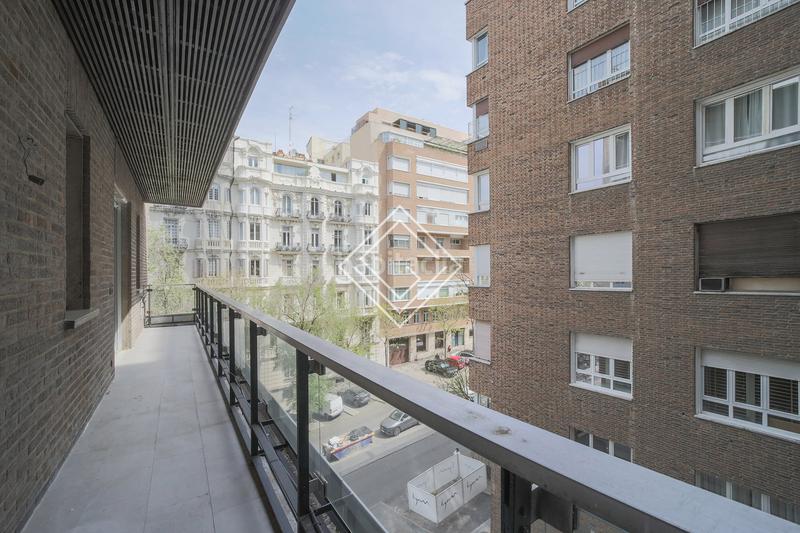 Foto 515d79d2-e031-44c1-8631-782795679faa. Alquiler piso en calle de espalter 6 en Jerónimos Madrid