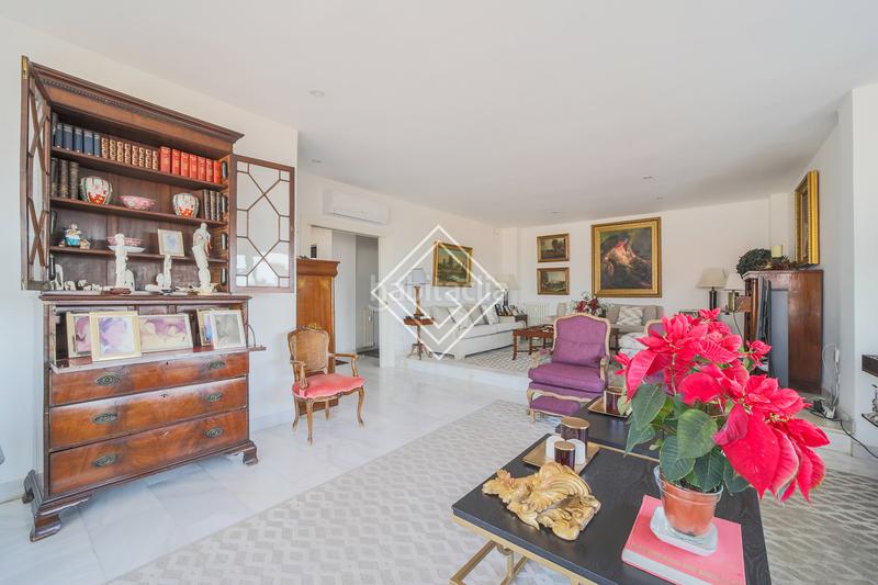 Foto 3175237c-2bd2-4339-8140-b575afdcec96. Duplex avec chauffage parking dans El Viso Madrid