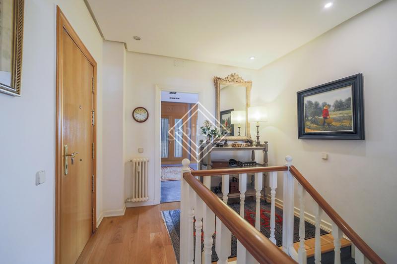 Foto 44540037-ca2f-4568-bd5b-1732e934d370. Duplex avec chauffage parking dans El Viso Madrid