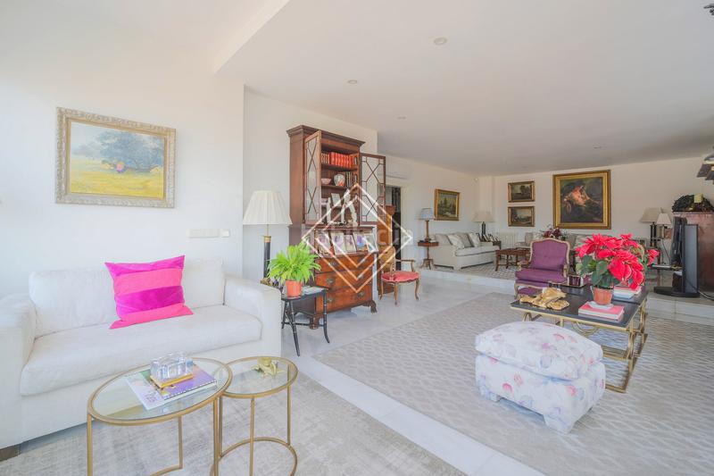 Foto 4540b4bc-db74-4737-98b0-c69aa288a067. Duplex avec chauffage parking dans El Viso Madrid