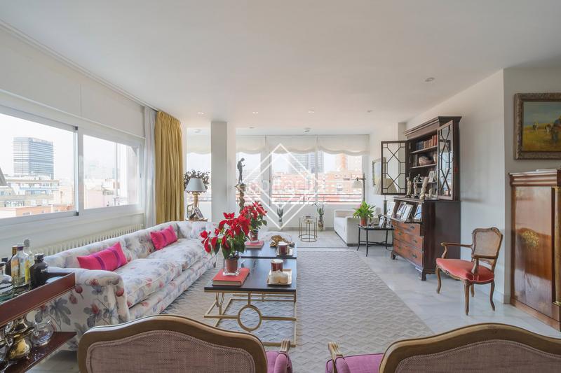 Foto 482b94a1-50be-454f-86bd-01d99ca337b5. Duplex avec chauffage parking dans El Viso Madrid