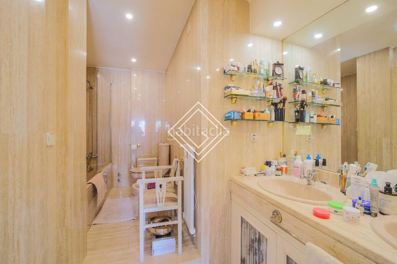 Foto 7f853e57-b2f3-4ca8-916b-8dabb330db4f. Duplex avec chauffage parking dans El Viso Madrid