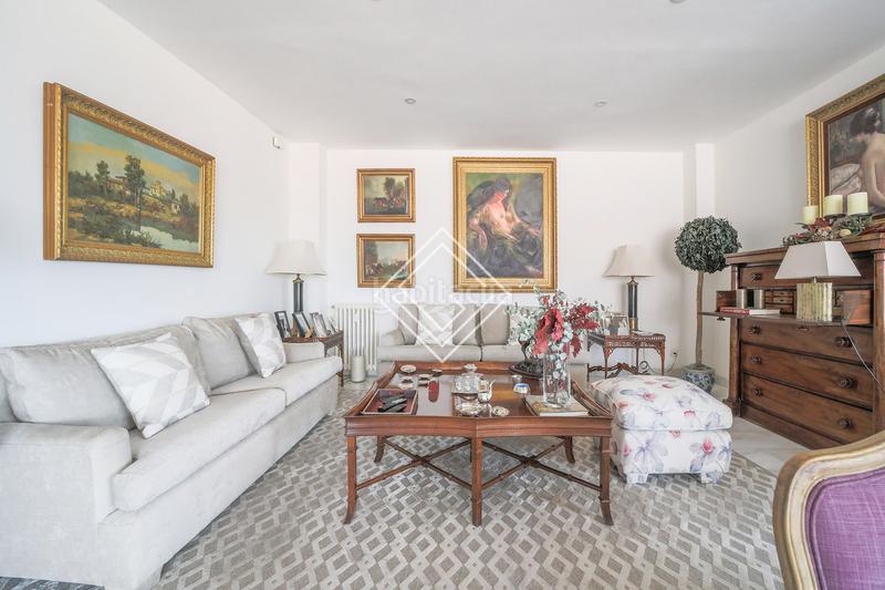 Foto b46692ff-ebf1-40ec-b63f-e5f4735b62ef. Duplex avec chauffage parking dans El Viso Madrid