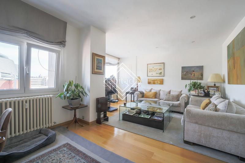 Foto e73c1bf4-4c4e-466b-b232-c9840c6ccea5. Duplex avec chauffage parking dans El Viso Madrid