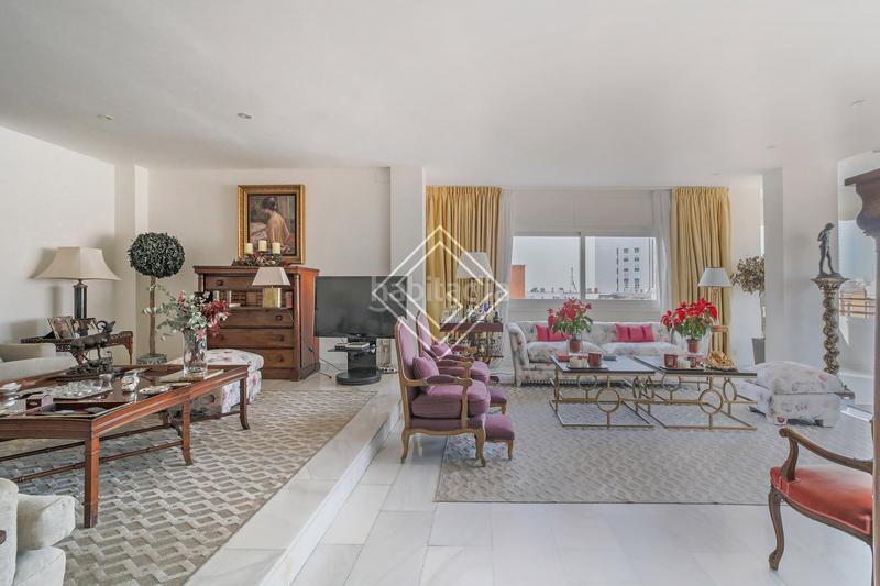 Foto fa1b64af-2d8a-4b40-940f-d53964f323a2. Duplex avec chauffage parking dans El Viso Madrid