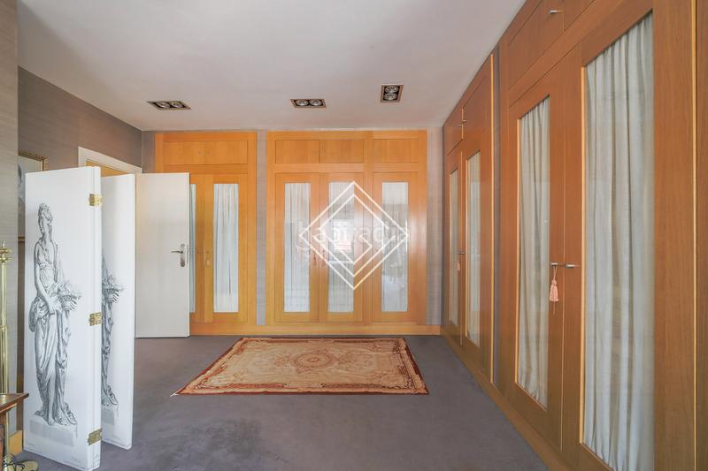 Foto 1b7a7c43-fe5e-4316-a1b5-ff3c53607601. Zweistöckige wohnung mit heizung parking in El Viso Madrid