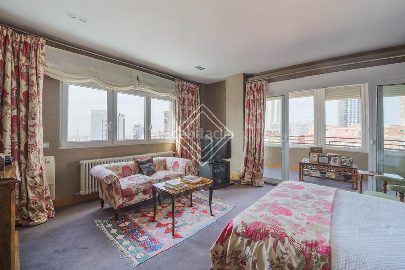 Foto 246d79f9-1960-4e59-bf07-4ffef1516339. Zweistöckige wohnung mit heizung parking in El Viso Madrid