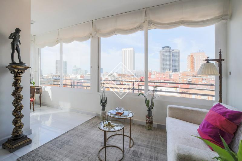 Foto adff7471-8ed6-4ea3-ac23-bb2c865da6b4. Zweistöckige wohnung mit heizung parking in El Viso Madrid