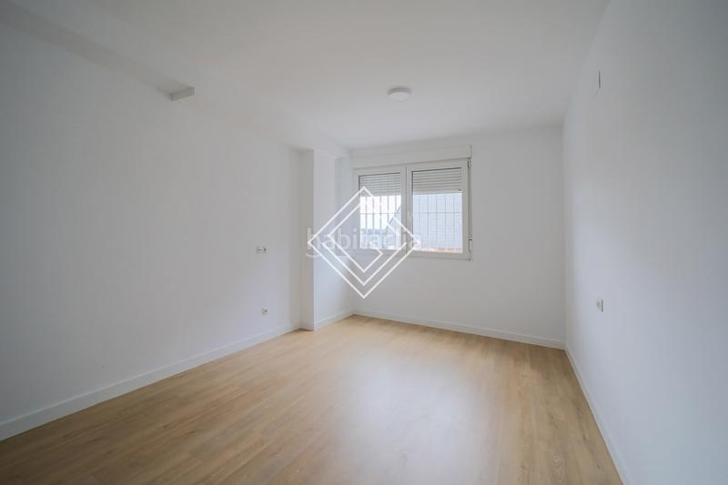 Foto 779019b7-721c-43d5-a4ce-ea461b174310. Casa bifamiliare in Peñagrande Madrid