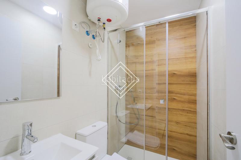 Foto 9b86c82d-1008-44ce-b43b-8cb22f515520. Casa bifamiliare in Peñagrande Madrid