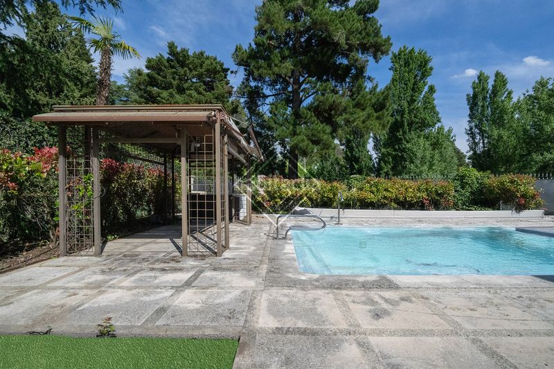 Foto 812522af-0d7e-4c4a-ba98-6b950ec7230e. Casa amb calefacció piscina a La Florida - El Plantío Madrid