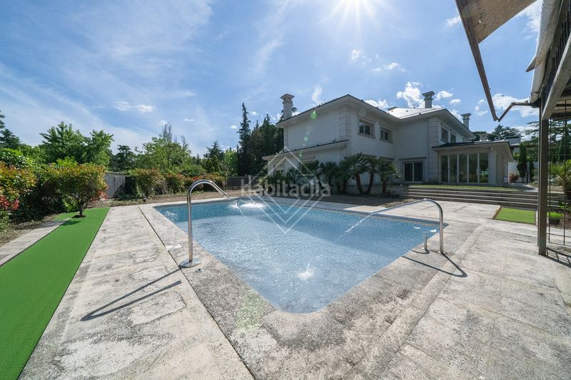 Foto ce3509c5-5d38-4c99-913b-a9b57b246a27. Casa amb calefacció piscina a La Florida - El Plantío Madrid