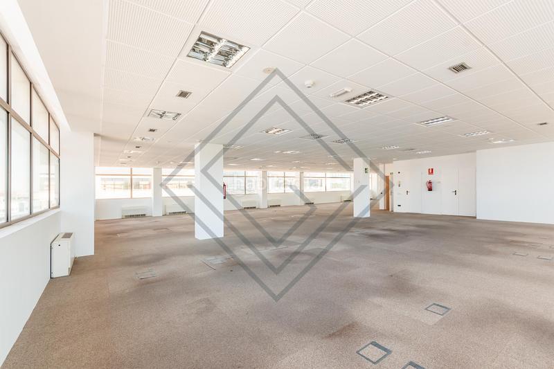 Foto 0c9e8e7e-eceb-4c62-9beb-b2636420aeea. Oficina en Aeropuerto Madrid