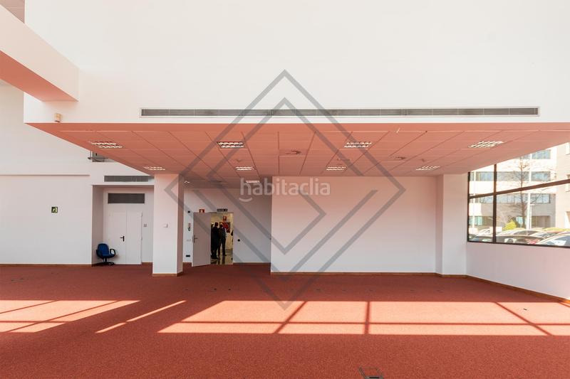 Foto 199fd4eb-fbe1-40fd-af22-d808d21d5dca. Oficina en Aeropuerto Madrid