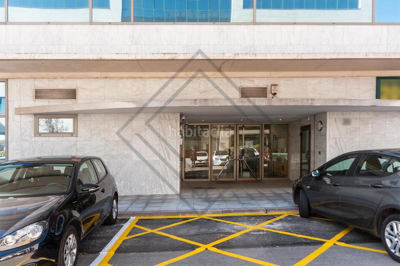 Foto 4eac2f80-2d7b-4c92-8797-405dfeef0074. Oficina en Aeropuerto Madrid