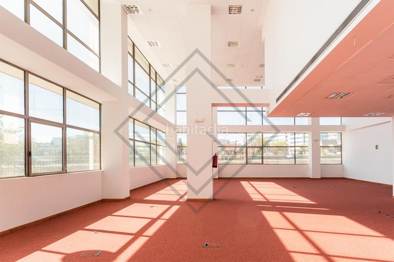 Foto 5e0709b9-74ab-49eb-9161-4b11b4622928. Oficina en Aeropuerto Madrid