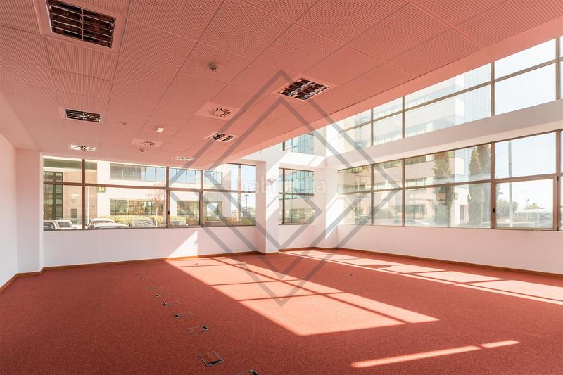 Foto a50741d5-a6ba-4d12-9373-8206f99a8aed. Oficina en Aeropuerto Madrid