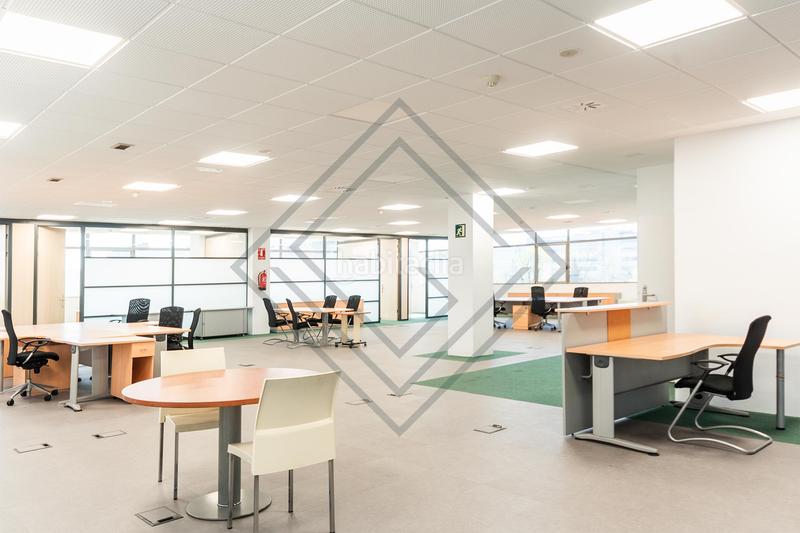 Foto d746f862-1bfa-430a-9d32-0f5d4f9d6629. Oficina en Aeropuerto Madrid