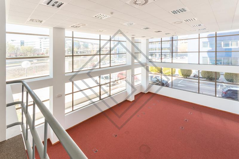 Foto 29befd80-557c-4931-999b-7b1961dbc475. Ufficio in Aeropuerto Madrid