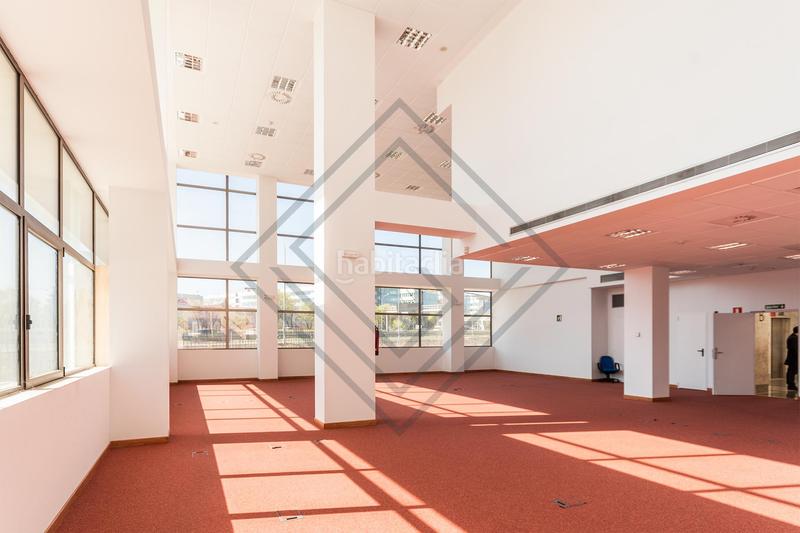 Foto 64c6a6bc-57ec-42fd-ad36-b5db4d06a77a. Ufficio in Aeropuerto Madrid