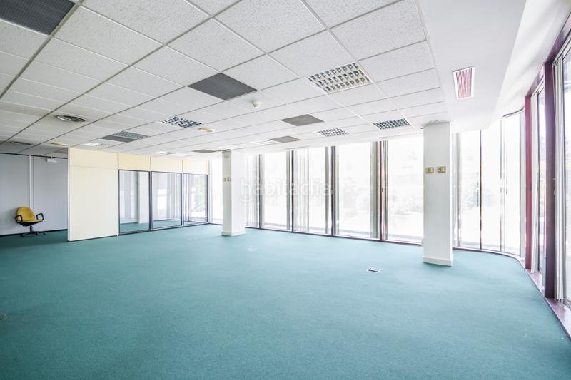 Foto 70db1f52-ffbd-4eef-af33-b1c20cf87274. Miete büro mit heizung in La Florida - El Plantío Madrid