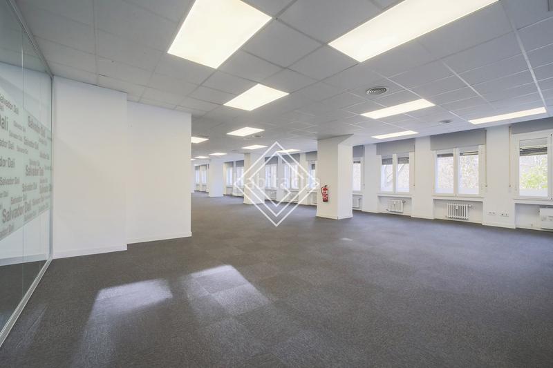 Foto 8e7dade1-877a-49e9-ac48-bec088e86789. Miete büro mit heizung in Nueva España Madrid