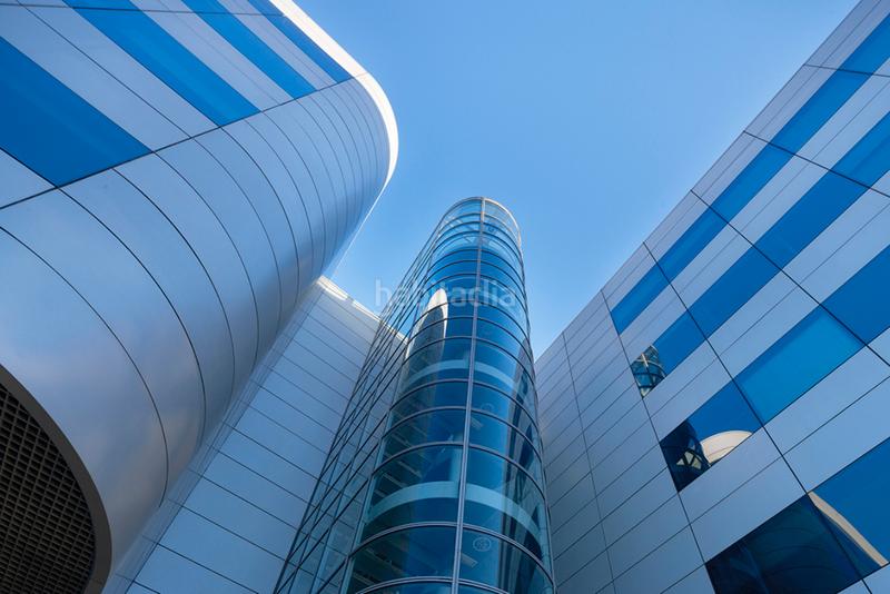 Foto 784d1ff9-51d9-4215-ad18-24e833ec199d. Rent office space with heating in Simancas Madrid