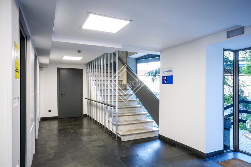 Foto 2ce29c43-fcc6-4186-bf24-bbd2122192a0. Lloguer oficina amb calefacció a El Viso Madrid