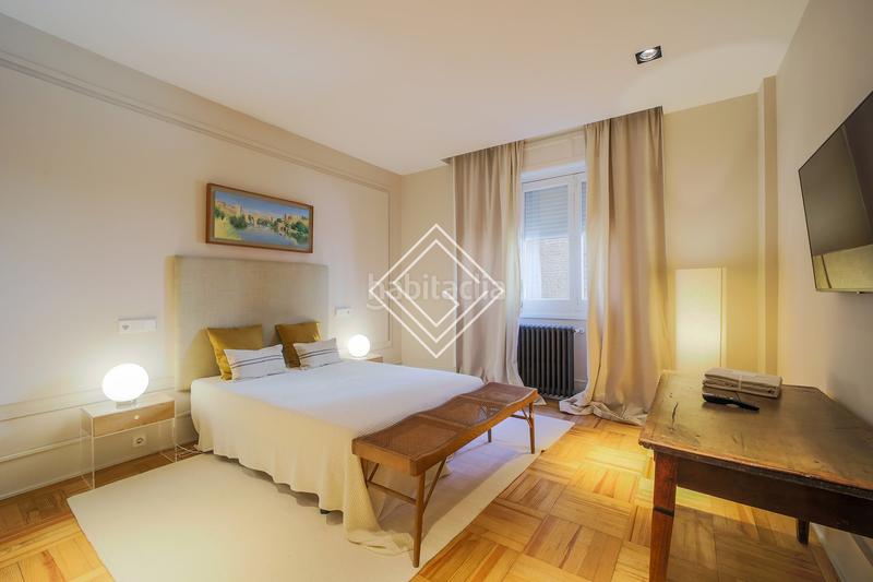 Foto 4e9e8e1e-b2c2-492a-8c1b-17dc6b8cf07a. Location appartement avec chauffage parking dans Almagro Madrid