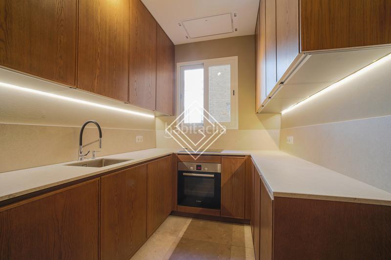 Foto b6e853f0-31bc-4ae8-bcac-69a0915ac3ff. Location appartement avec chauffage parking dans Almagro Madrid