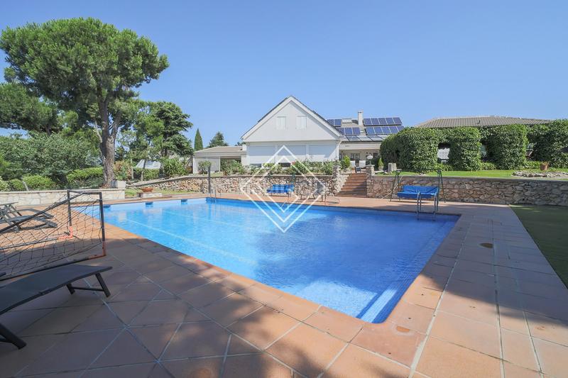 Foto 54798569-96a0-4c5b-a480-785270107f9f. Chalet with heating pool in Monteclaro Pozuelo de Alarcón