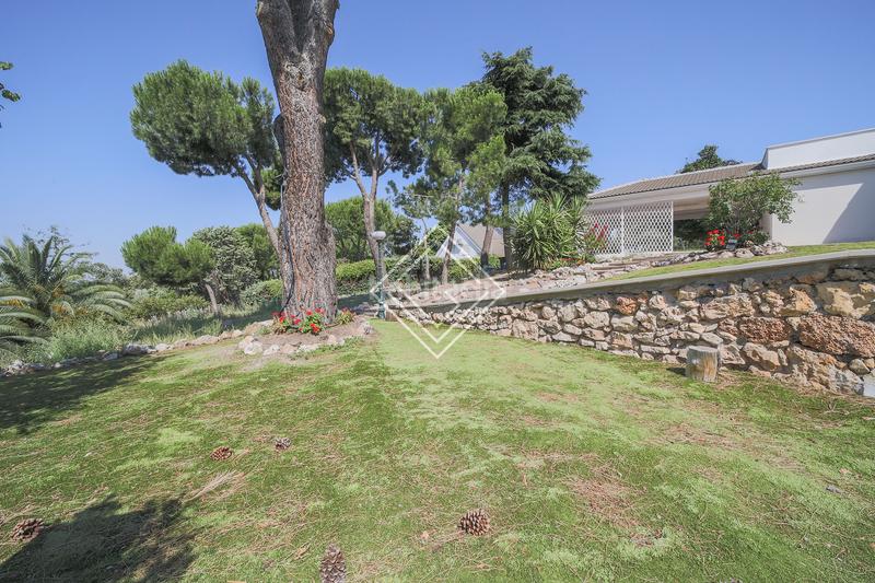 Foto c3aa1020-3af8-4beb-ae9c-f3e946901129. Chalet en Monteclaro Pozuelo de Alarcón