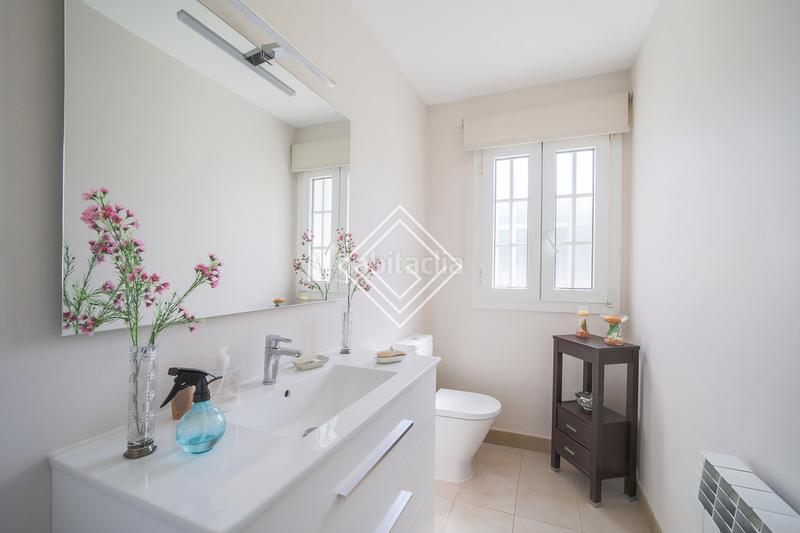 Foto f732d8f3-ad0e-42b8-8504-56a5f6f0e355. Chalet en Monteclaro Pozuelo de Alarcón