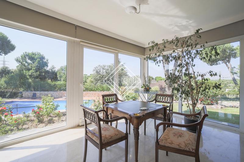 Foto e17d1306-1961-4271-b1e2-ae9209f4577d. Chalet con riscaldamento piscina in Monteclaro Pozuelo de Alarcón