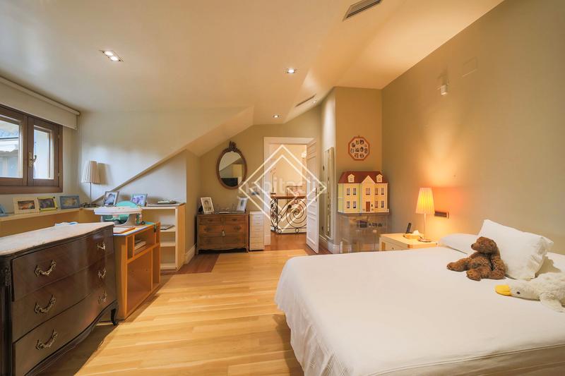 Foto 51443fdc-ab2e-413c-92de-5169d49fe3fd. Chalet with fireplace heating parking pool in Conde Orgaz - Piovera Madrid