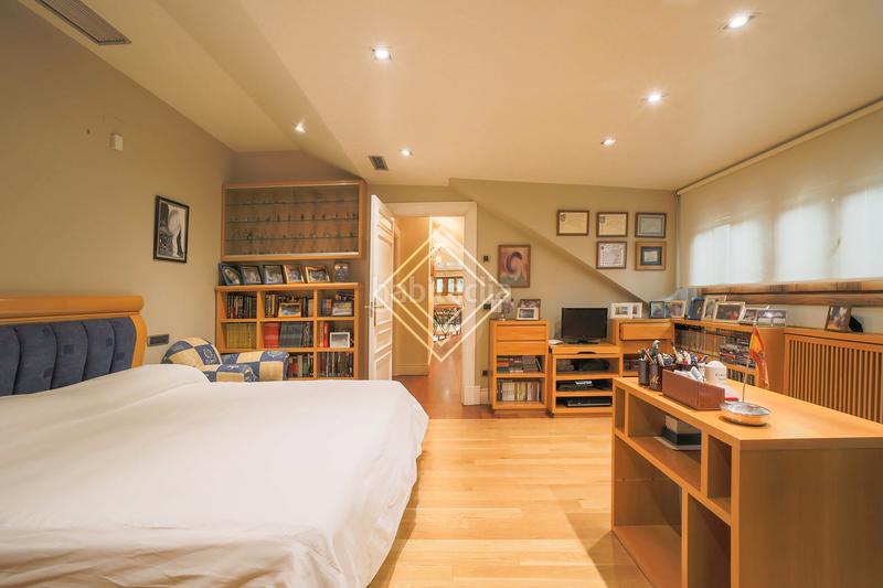Foto d1faf7b5-4118-4bf7-ae45-42d99057afc2. Chalet with fireplace heating parking pool in Conde Orgaz - Piovera Madrid