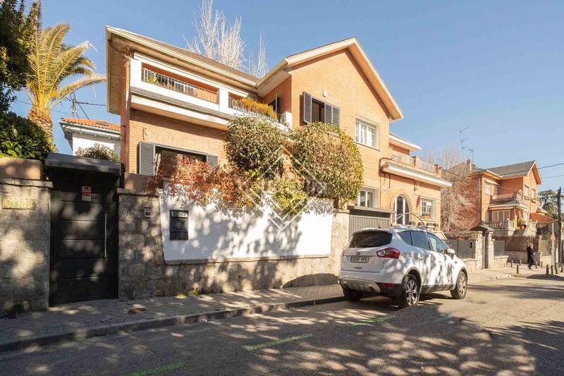 Foto a71ba009-8bf6-4505-8bd9-921c0f06d8f1. Chalet en Nueva España Madrid