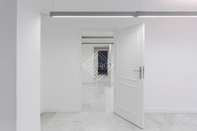 Foto c63527d3-25f2-43d9-abac-7fdfcb04ab8a. Ufficio con riscaldamento in El Viso Madrid