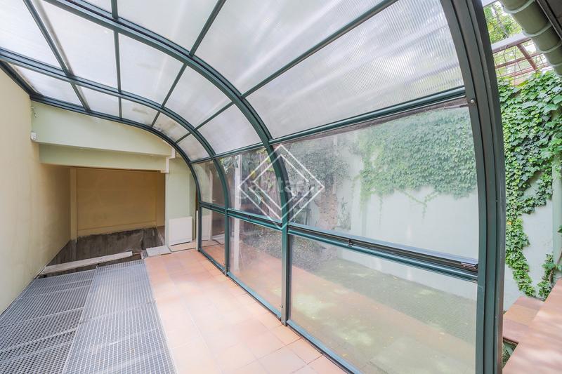 Foto 03e1100b-53d5-46bc-a606-5fbcb01921a9. Casa adosada en Hispanoamérica-Bernabéu Madrid