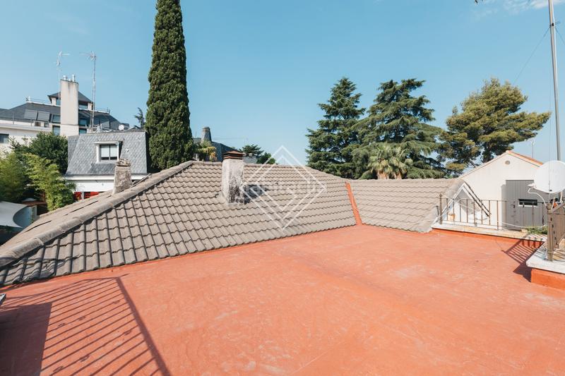 Foto c7d89bef-ec7a-45b0-9daa-fe20bd2d9183. Chalet con parcheggio in Mirasierra Madrid