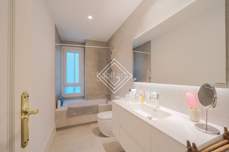 Foto 0743ca61-faa9-4da6-9f85-0df23b8f7f5b. Appartement avec chauffage parking dans Argüelles Madrid