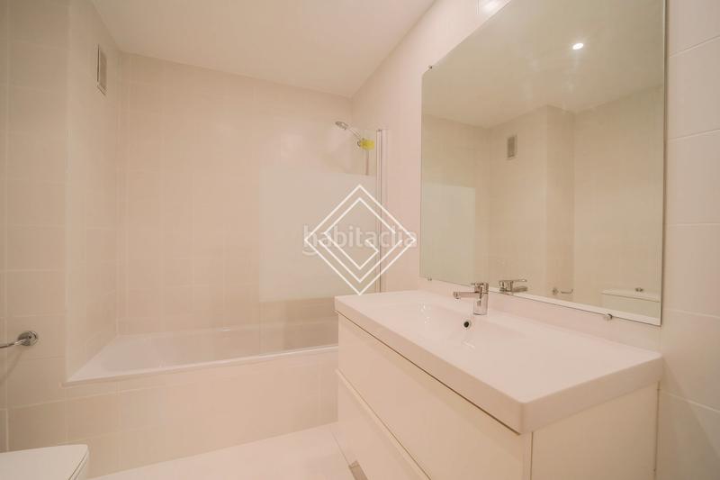 Foto 09f1392a-b8e7-4d17-9473-e004e8860329. Rent flat with heating pool in Fuentelarreina Madrid
