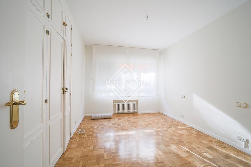 Foto 8307be41-e64f-4b2f-b0d8-6e6784d6bfd5. Rent flat with heating pool in Fuentelarreina Madrid