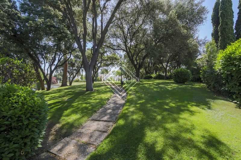 Foto a84b77e7-5d9b-400e-9089-50f67e8d52ab. Casa aparellada amb calefacció aparcament piscina a La Moraleja