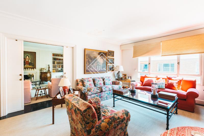 Foto 5adab9e9-b6c3-4324-8abd-1f0e97b2c20e. Appartement avec chauffage parking dans Recoletos Madrid